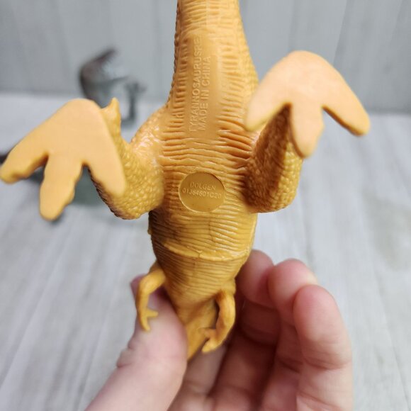 Boley Tyrannosaurus Velociraptor Dinosaurs Detailed Figure Realistic - Set Of 2 - Picture 6 of 10